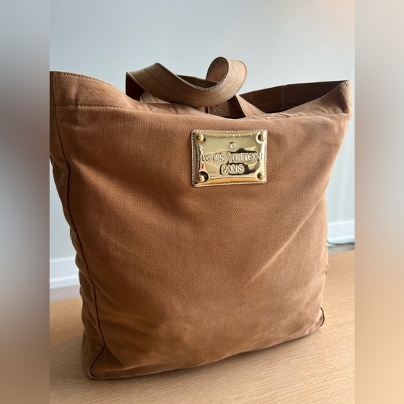 Louis Vuitton “That’s LOVE” tote bag. - Picture 3 of 9